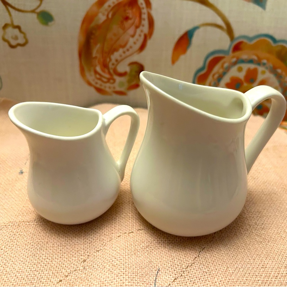 🍭 2 piece White Ceramic Pitcher & Creamer holiday baking cooking meal